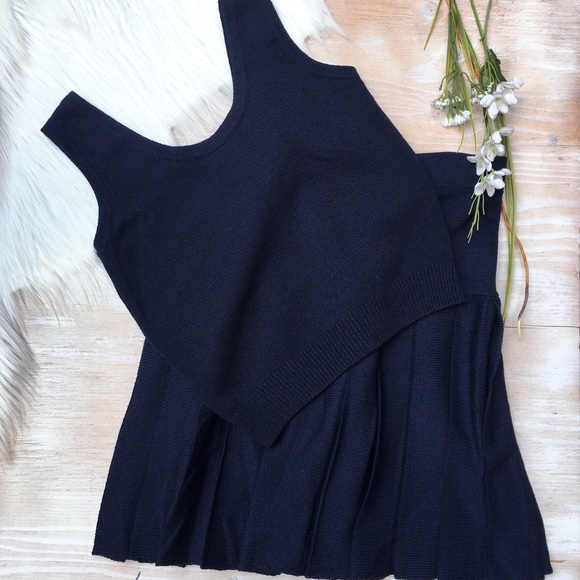 St. John Dresses & Skirts - ST. JOHN BASICS Santana Knit Outfit in Navy EUC